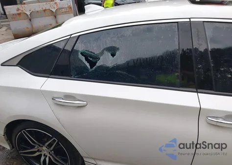 2021 Honda Accord Touring z USA, uszkodzony, nr VIN 1HGCV2F96MA018262